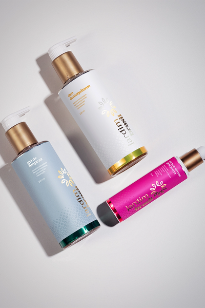 PRÉ-VENDA - Kit Pele Jovem e Limpa + Bolsa-Necessáire Jardim Brasil